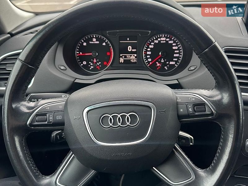 Внедорожник / Кроссовер Audi Q3 2016 в Киеве