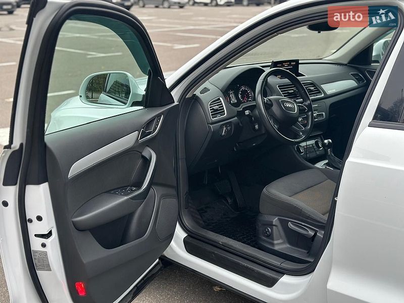 Внедорожник / Кроссовер Audi Q3 2016 в Киеве