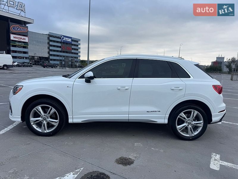 Внедорожник / Кроссовер Audi Q3 2020 в Киеве