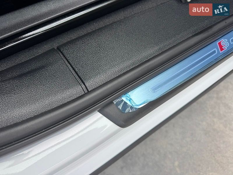 Внедорожник / Кроссовер Audi Q3 2025 в Киеве