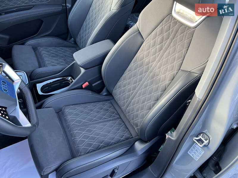 Позашляховик / Кросовер Audi Q4 e-tron 2023 в Івано-Франківську
