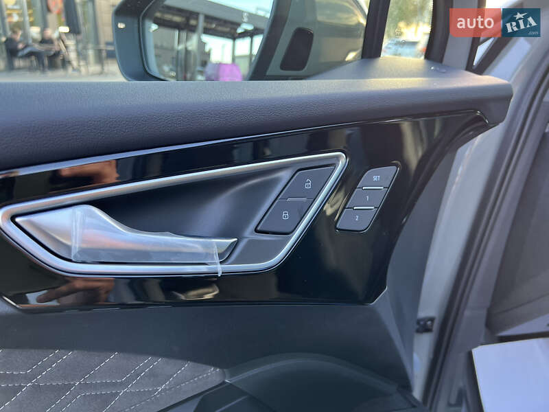 Позашляховик / Кросовер Audi Q4 e-tron 2023 в Івано-Франківську