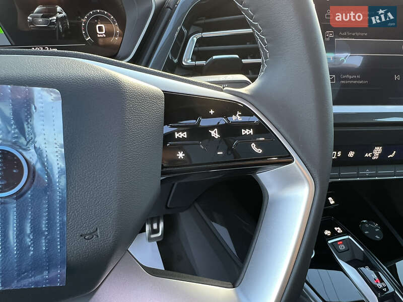 Позашляховик / Кросовер Audi Q4 e-tron 2023 в Івано-Франківську