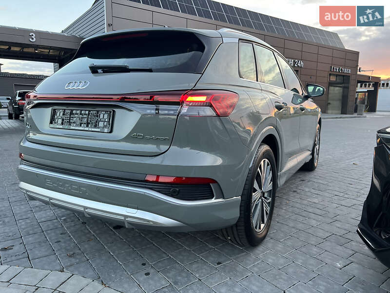 Позашляховик / Кросовер Audi Q4 e-tron 2023 в Івано-Франківську