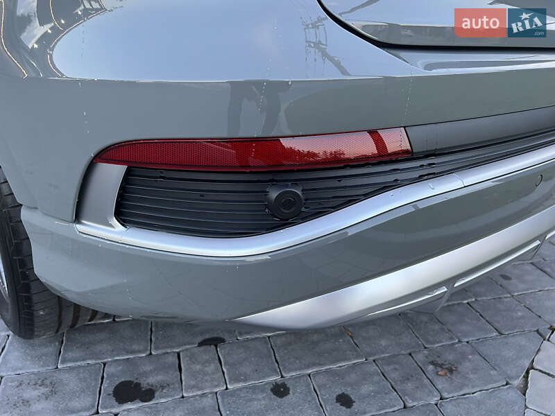 Позашляховик / Кросовер Audi Q4 e-tron 2023 в Івано-Франківську