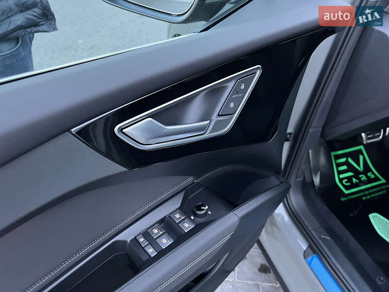 Позашляховик / Кросовер Audi Q4 e-tron 2023 в Івано-Франківську