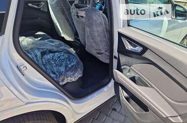 Позашляховик / Кросовер Audi Q4 e-tron 2024 в Чернівцях