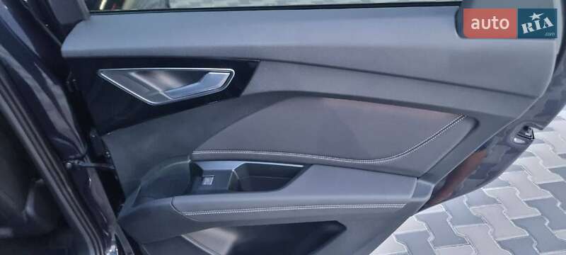 Позашляховик / Кросовер Audi Q4 e-tron 2024 в Харкові