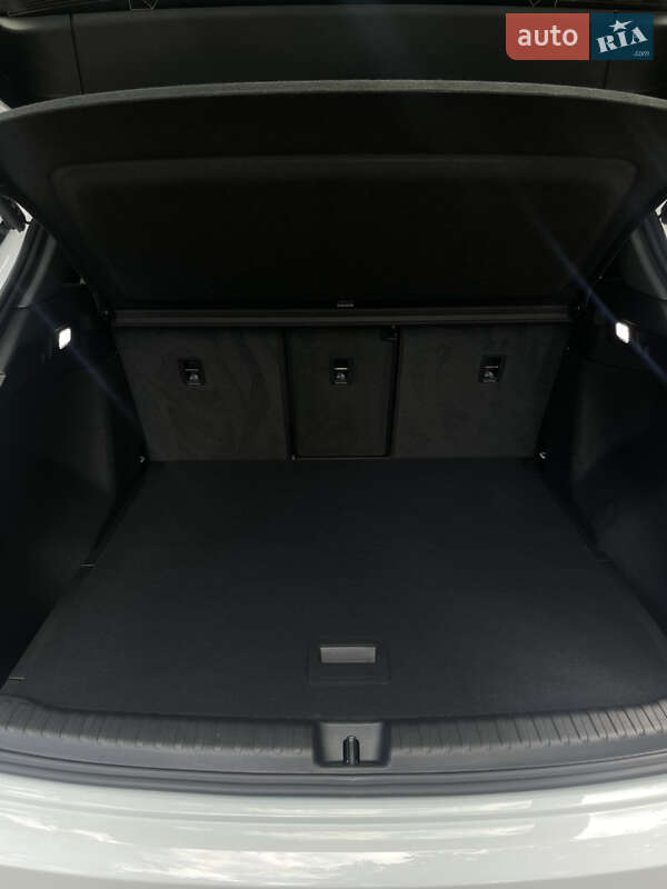 Внедорожник / Кроссовер Audi Q4 e-tron 2023 в Львове