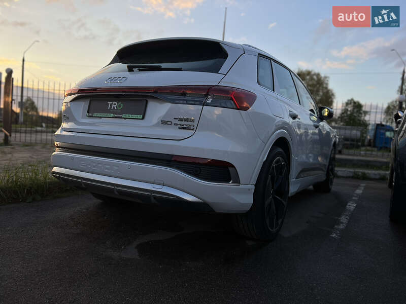 Позашляховик / Кросовер Audi Q4 e-tron 2020 в Житомирі
