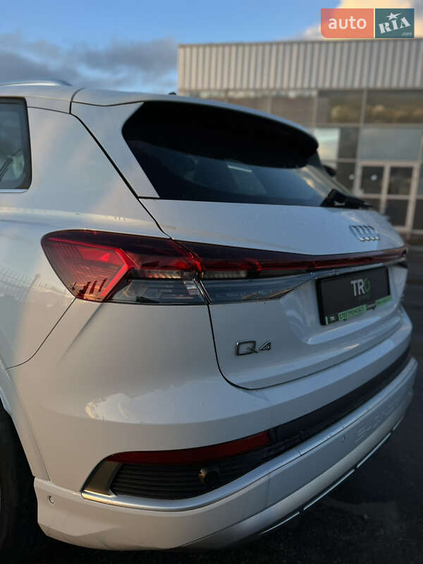 Позашляховик / Кросовер Audi Q4 e-tron 2020 в Житомирі