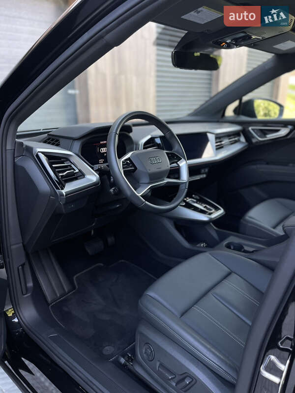 Внедорожник / Кроссовер Audi Q4 e-tron 2023 в Львове