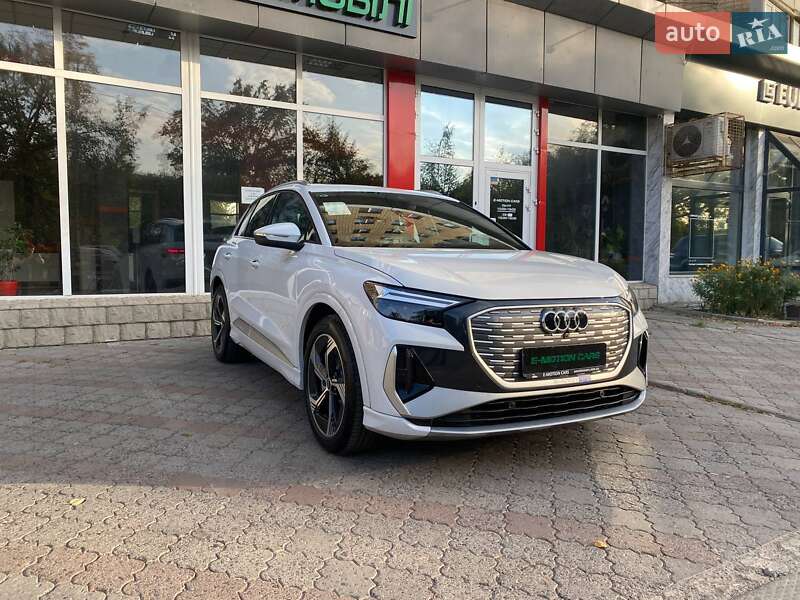 Внедорожник / Кроссовер Audi Q4 e-tron 2024 в Харькове