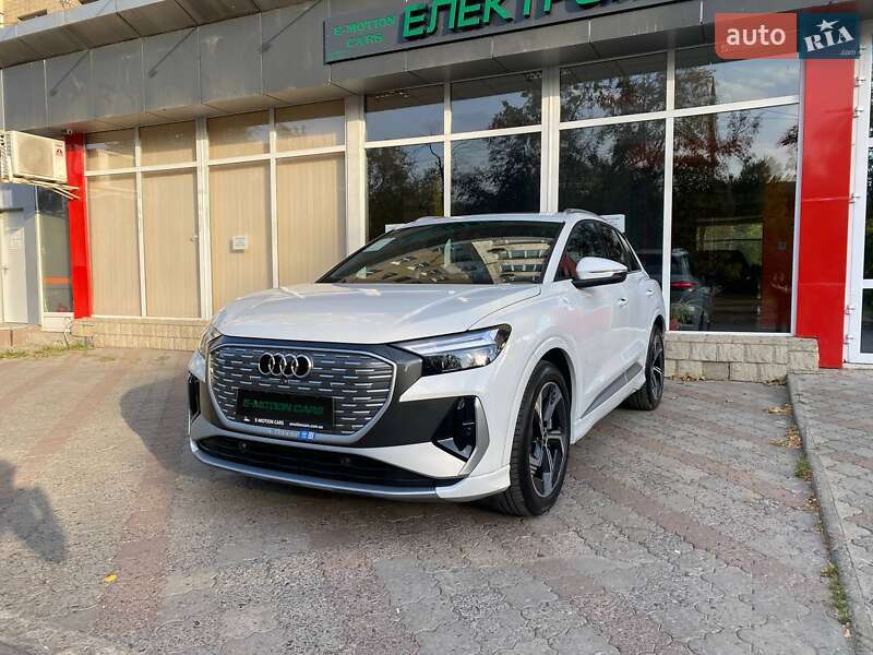 Внедорожник / Кроссовер Audi Q4 e-tron 2024 в Харькове