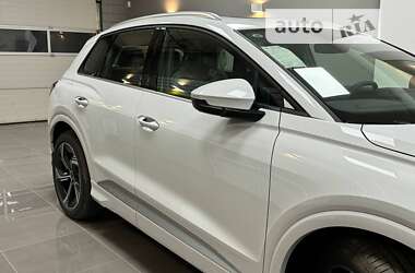 Внедорожник / Кроссовер Audi Q4 e-tron 2024 в Житомире