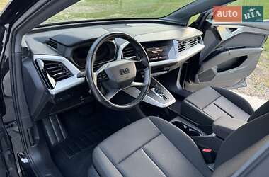 Позашляховик / Кросовер Audi Q4 e-tron 2021 в 