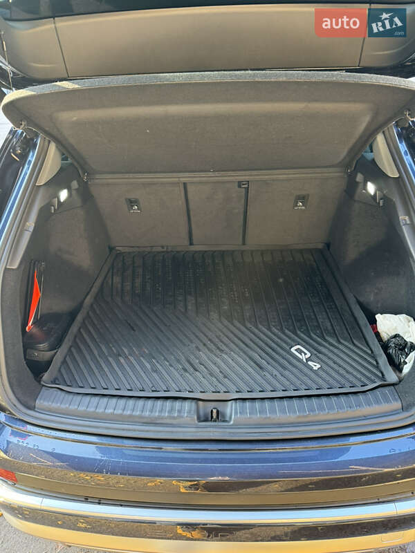 Позашляховик / Кросовер Audi Q4 e-tron 2023 в Києві