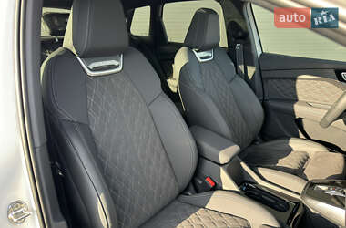 Внедорожник / Кроссовер Audi Q4 e-tron 2025 в 