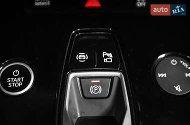 Внедорожник / Кроссовер Audi Q4 e-tron 2022 в 