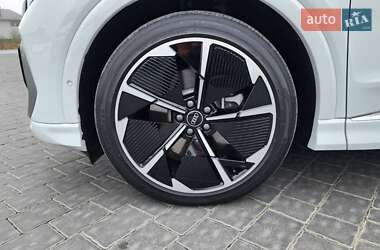 Внедорожник / Кроссовер Audi Q4 e-tron 2023 в 