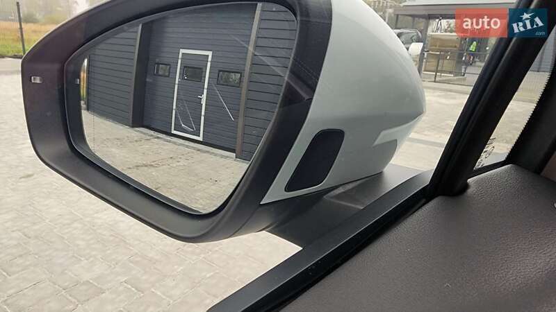 Внедорожник / Кроссовер Audi Q4 e-tron 2023 в Ивано-Франковске