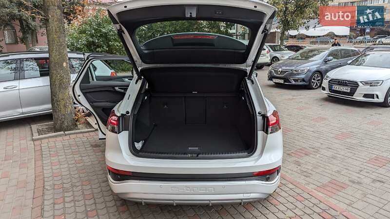 Позашляховик / Кросовер Audi Q4 e-tron 2025 в Києві