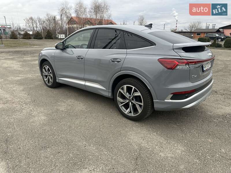 Позашляховик / Кросовер Audi Q4 e-tron 2022 в Києві