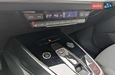 Внедорожник / Кроссовер Audi Q4 e-tron 2021 в 