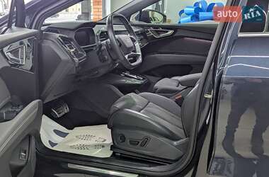 Внедорожник / Кроссовер Audi Q4 e-tron 2023 в 