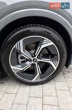 Внедорожник / Кроссовер Audi Q4 e-tron 2024 в 