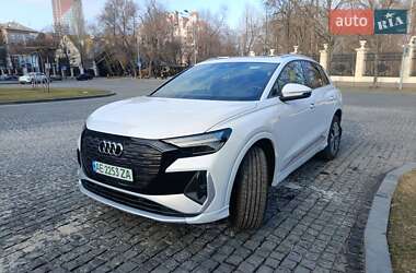 Внедорожник / Кроссовер Audi Q4 e-tron 2023 в 