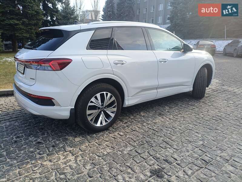 Позашляховик / Кросовер Audi Q4 e-tron 2023 в Києві