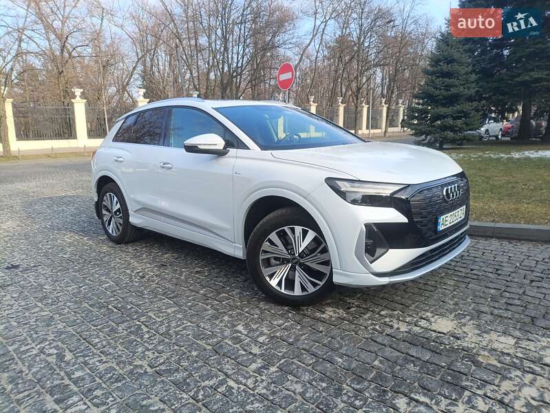 Позашляховик / Кросовер Audi Q4 e-tron 2023 в Києві