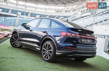 Внедорожник / Кроссовер Audi Q4 e-tron 2021 в 