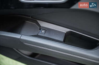 Внедорожник / Кроссовер Audi Q4 e-tron 2021 в 