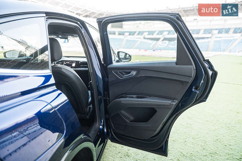 Внедорожник / Кроссовер Audi Q4 e-tron 2021 в Одессе