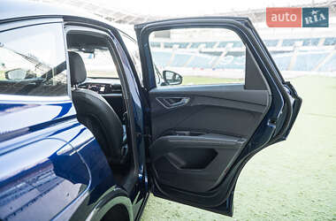 Внедорожник / Кроссовер Audi Q4 e-tron 2021 в 