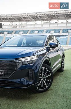 Внедорожник / Кроссовер Audi Q4 e-tron 2021 в 