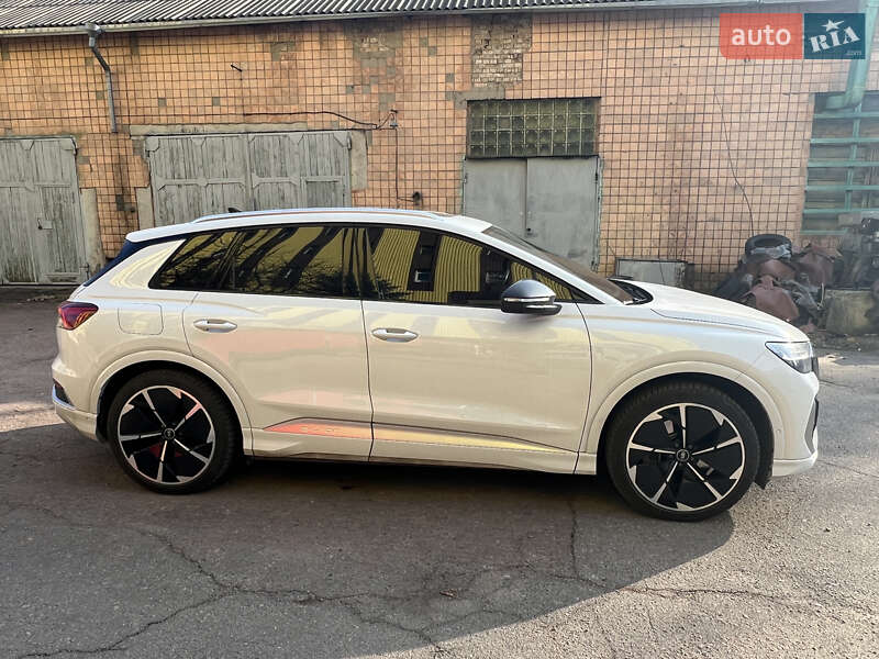 Внедорожник / Кроссовер Audi Q4 e-tron 2023 в Киеве