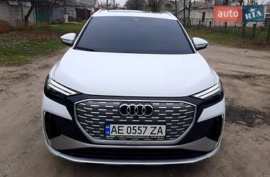 Внедорожник / Кроссовер Audi Q4 e-tron 2023 в 