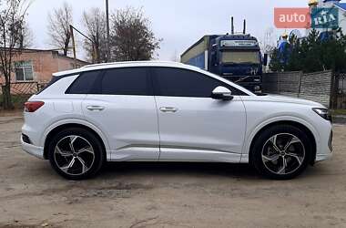 Внедорожник / Кроссовер Audi Q4 e-tron 2023 в 