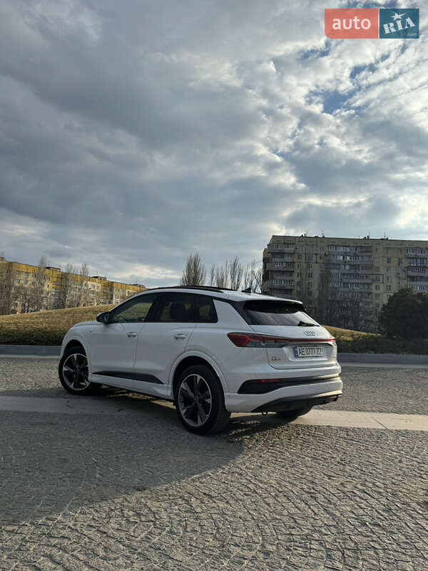Позашляховик / Кросовер Audi Q4 e-tron 2023 в Дніпрі