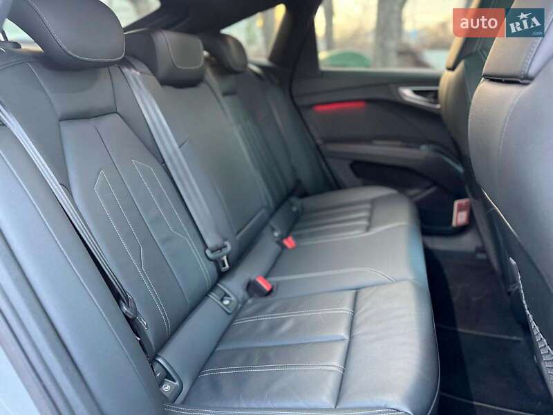 Внедорожник / Кроссовер Audi Q4 e-tron 2022 в Киеве