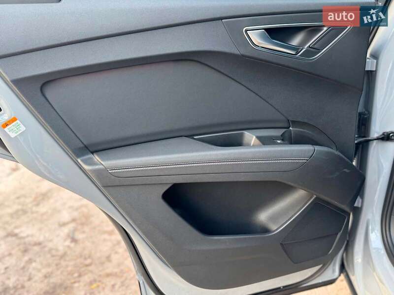Внедорожник / Кроссовер Audi Q4 e-tron 2022 в Киеве