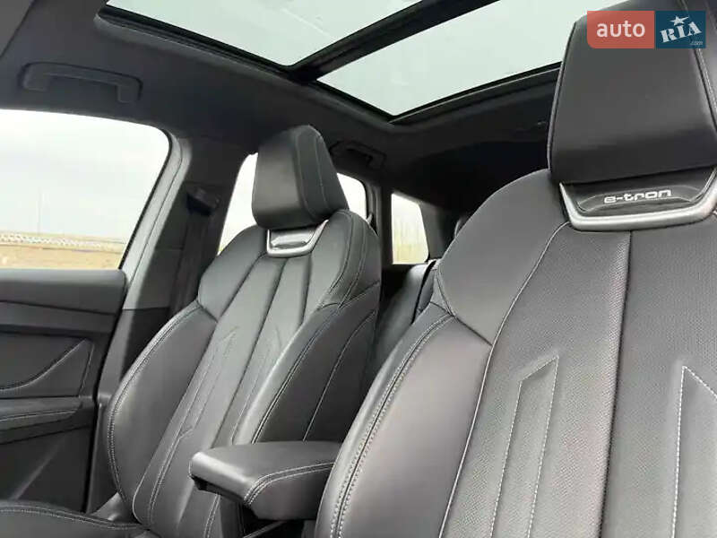 Позашляховик / Кросовер Audi Q4 e-tron 2024 в Одесі