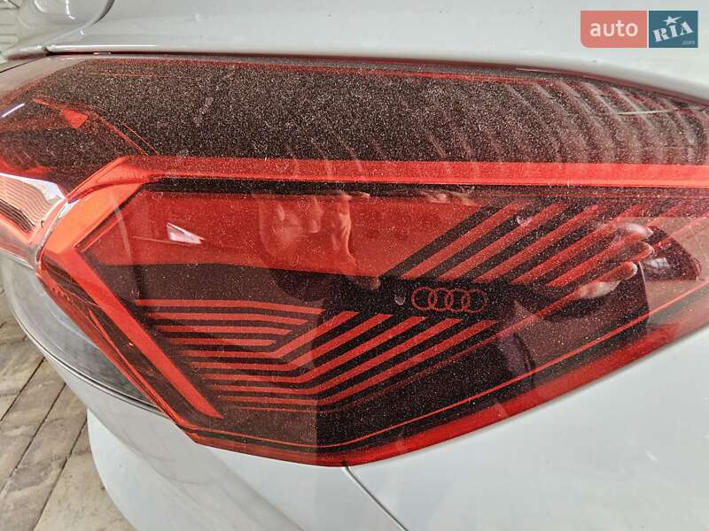 Позашляховик / Кросовер Audi Q4 e-tron 2023 в Харкові
