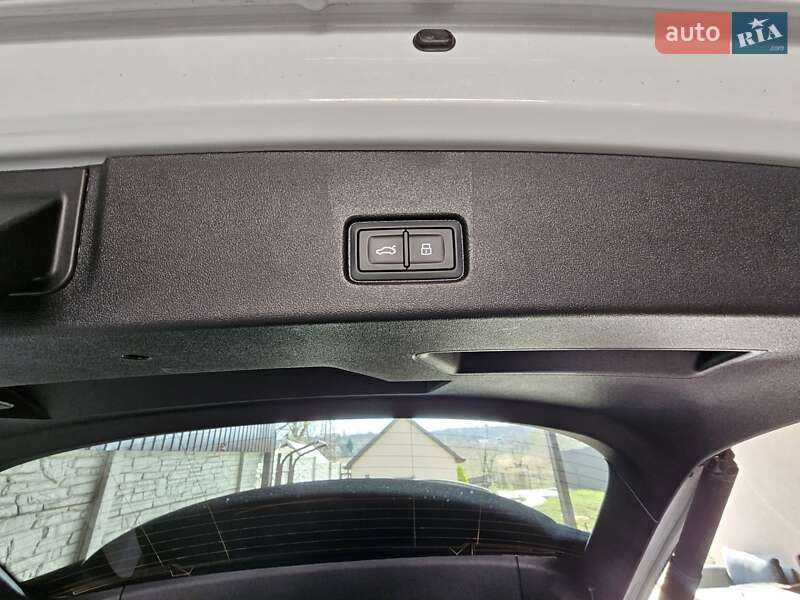 Внедорожник / Кроссовер Audi Q4 e-tron 2023 в Харькове