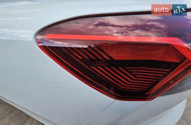 Позашляховик / Кросовер Audi Q4 e-tron 2023 в 