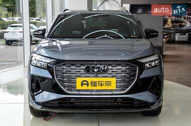 Позашляховик / Кросовер Audi Q4 e-tron 2024 в 