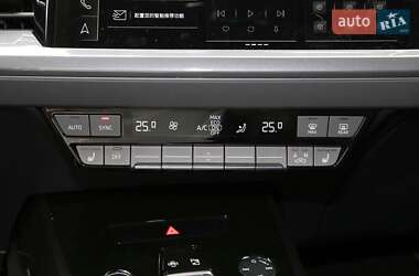 Позашляховик / Кросовер Audi Q4 e-tron 2024 в 